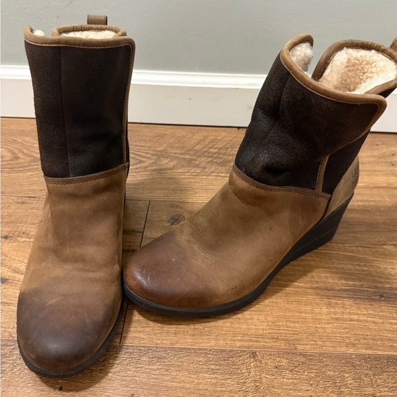 UGG Renatta Wedge Waterproof Leather Stout Boots Size 7 - Picture 4 of 9